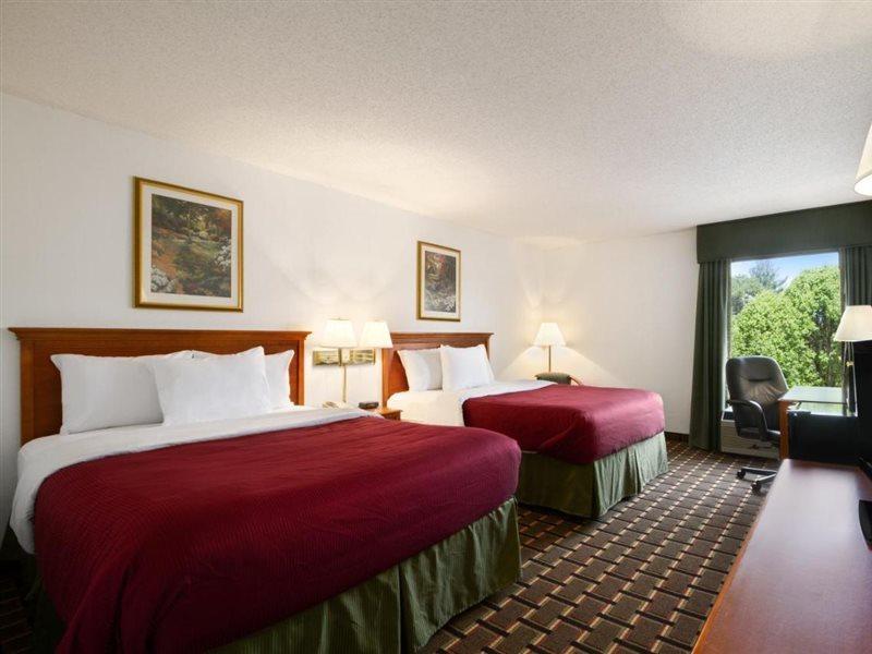 Baymont By Wyndham Crossville Bagian luar foto