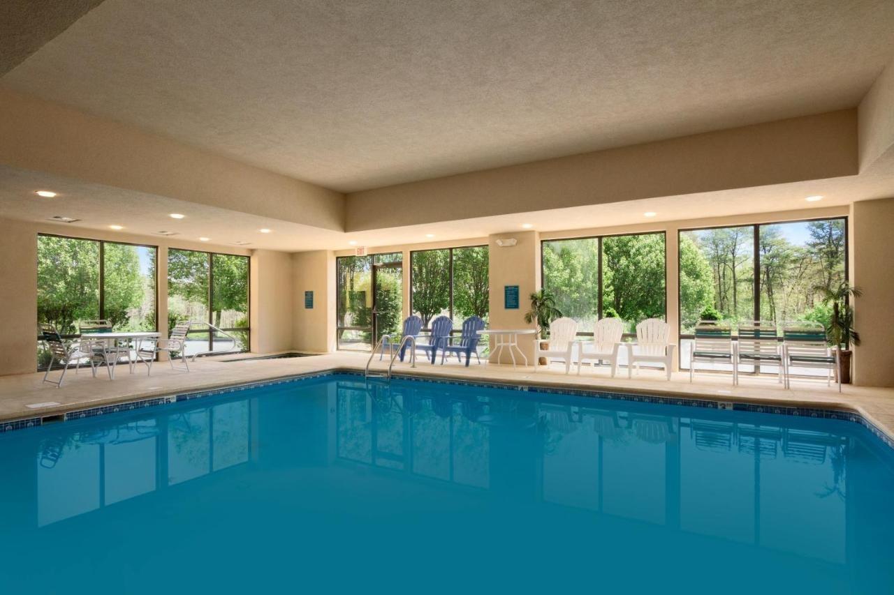 Baymont By Wyndham Crossville Bagian luar foto